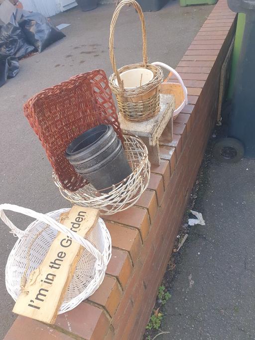 Buy & Sell Gornal Wood Dudley - Photos for Sign , Pots , Baskets , Hanging Baskets etc