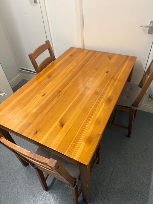 Buy & Sell Tinsley Sheffield - Photos for Table wood with 4 chairs