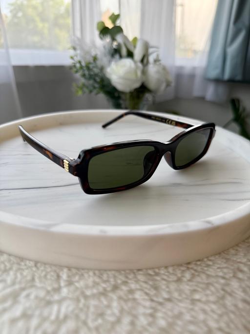 Buy & Sell Balham South West London - Photos for Stylish Y2K tortoise shell sunglasses!