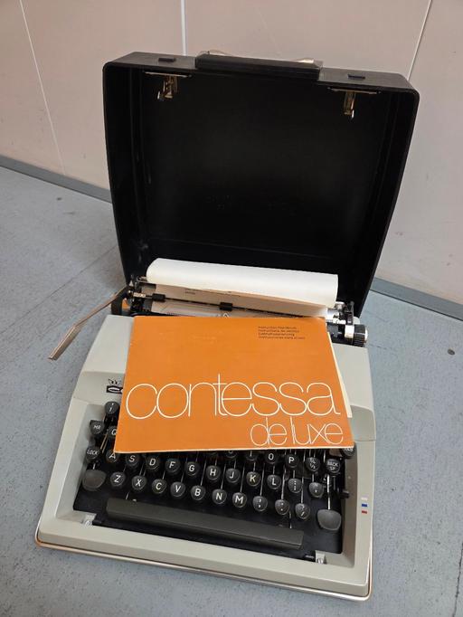 Buy & Sell Woodley Wokingham - Photos for Triumph CONTESSA de Luxe Portable Typewriter