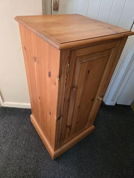 Buy & Sell Leagrave Luton - Photos for Tall Solid Wood Cupboard