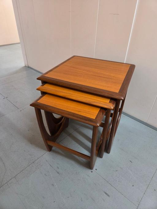 Buy & Sell Woodley Wokingham - Photos for Solid wood nested table set