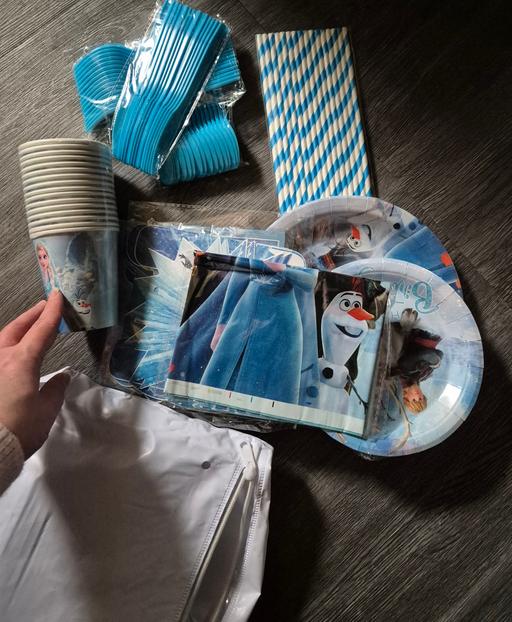Buy & Sell Crumpsall Manchester - Photos for new Disney Frozen Party Set