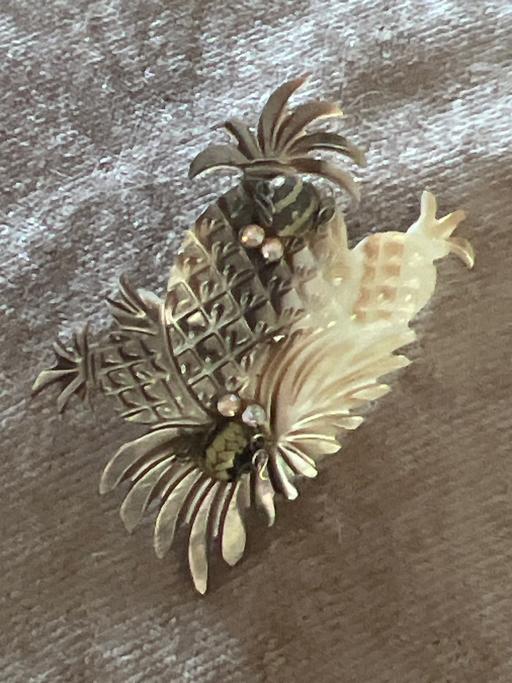 Buy & Sell Ovingdean Brighton - Photos for Beautiful vintage mother of pearl brooch