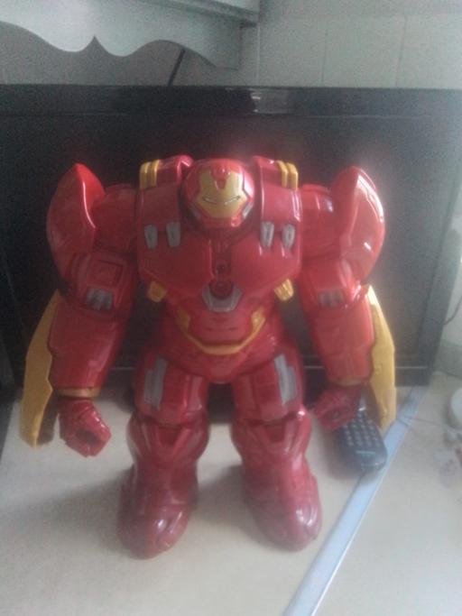 Buy & Sell Aldridge Walsall - Photos for LARGE MARVEL AVENGER
