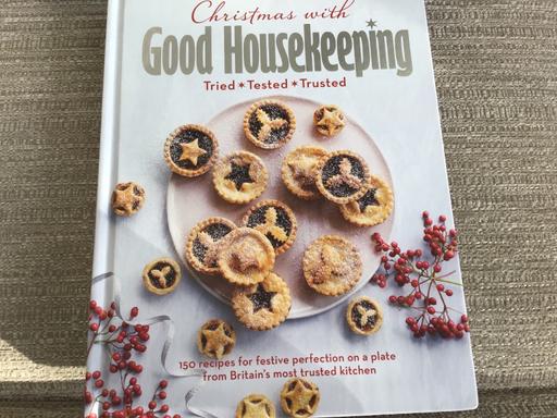 Buy & Sell Essington Wolverhampton - Photos for Christmas with Good housekeeping book