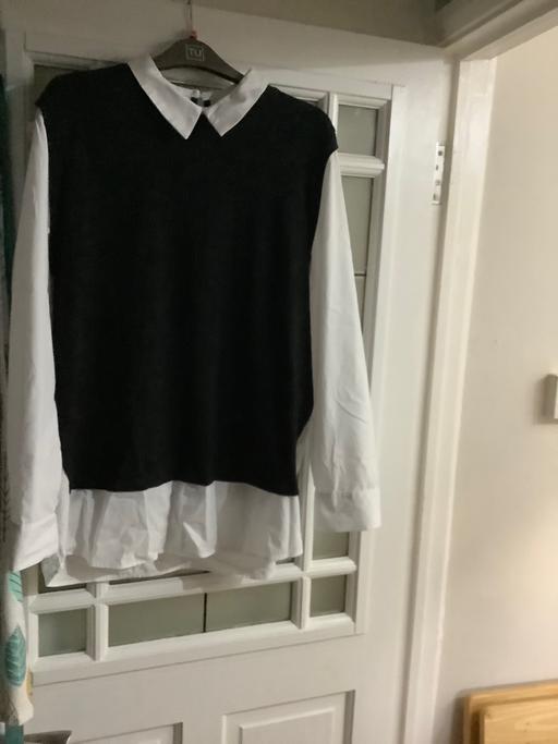 Buy & Sell Langley Eastbourne - Photos for Two in one Jumper