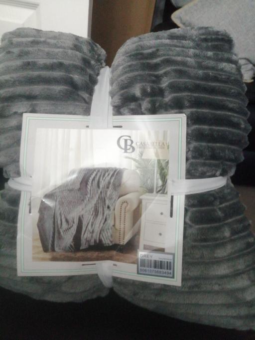 Buy & Sell Heath Town Wolverhampton - Photos for New Casabella grey KING rib throw