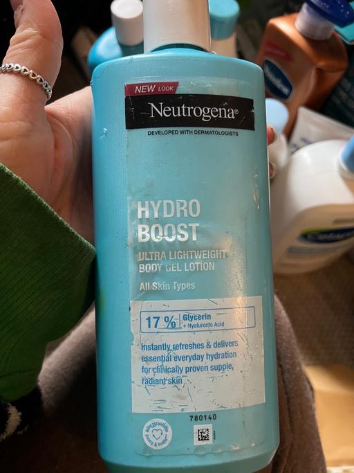 Buy & Sell Wednesfield Wolverhampton - Photos for New neutrogena