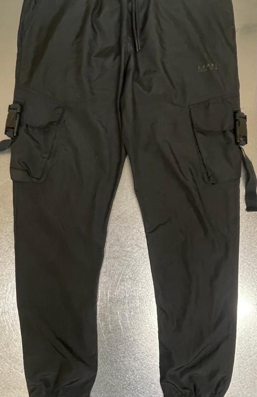 Buy & Sell West Ealing West London - Photos for boohoo MAN retro men’s black cargo joggers