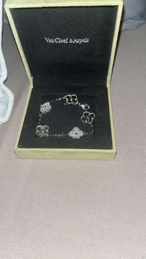 Buy & Sell Barrowford Pendle - Photos for Van cleef & arpels