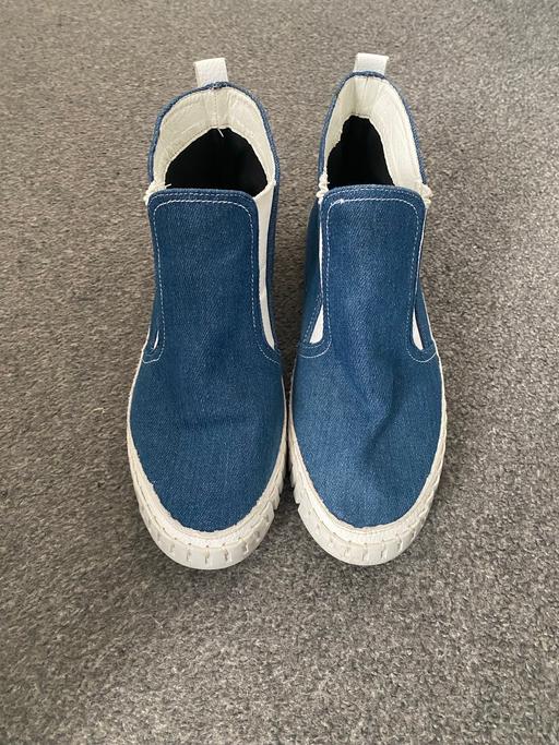 Buy & Sell Upper Norwood South East London - Photos for PRE-OWNED UK SIZE 7 - TIGANA SLIP ON TRAINER