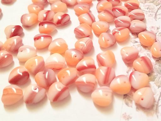 training Abbotts Barton Winchester - Photos for Misty Red Peach Hearts, Retro Opaque Beads