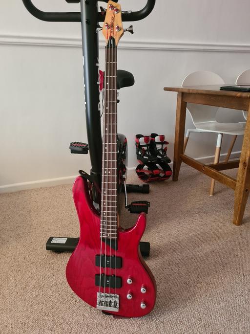 Buy & Sell Luton Bedfordshire - Photos for Washburn xb 400 bass
