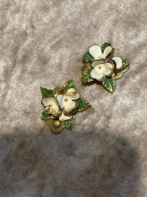 Buy & Sell Rottingdean Brighton - Photos for Lovely vintage clip on earrings