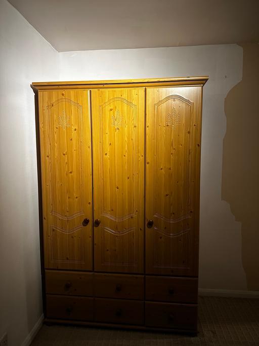 Buy & Sell Seven Kings East London - Photos for Wardrobe