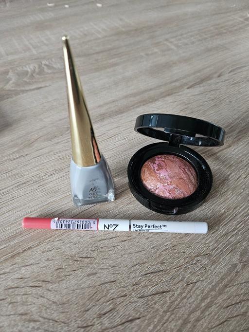 Buy & Sell Newton Doncaster - Photos for Makeup and nail trio.