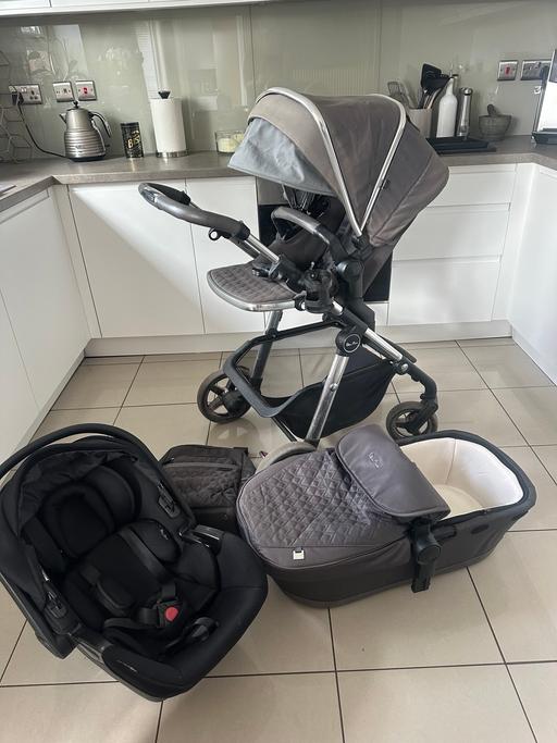 Buy & Sell Wickersley Rotherham - Photos for Silver Cross Pioneer Pram System - Clay