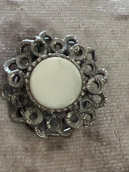 Buy & Sell Rottingdean Brighton - Photos for Lovely vintage MOP scarf clip