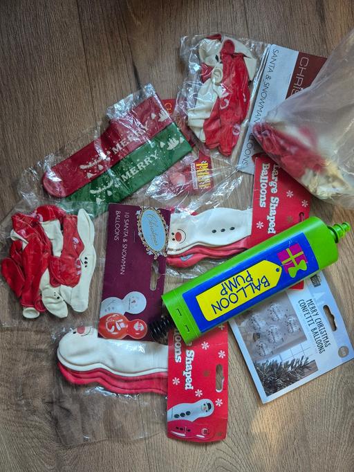 Buy & Sell Hasbury Dudley - Photos for 7 Packets of Christmas Baloons & Pump