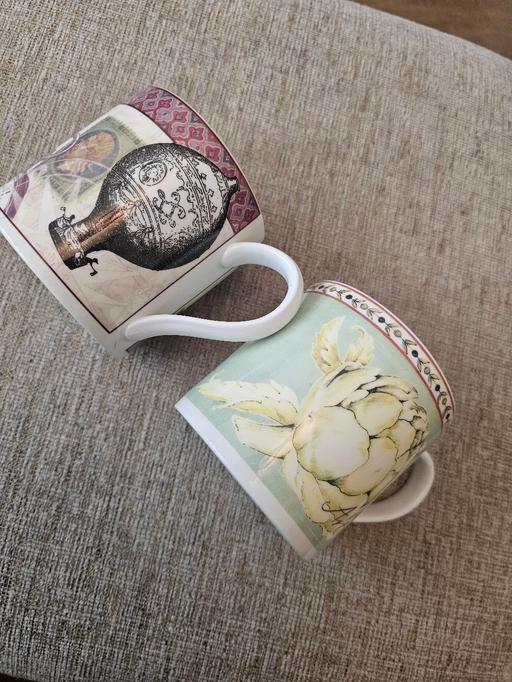 Buy & Sell Pensnett Dudley - Photos for WEDGEWOOD FINE BONE CHINA MUGS X 2