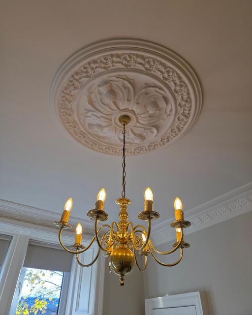 Buy & Sell Giffnock Glasgow - Photos for BEAUTIFUL ANTIQUE 8 CANDLE CHANDELIER LIGHT |