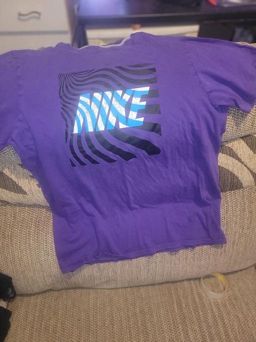 Buy & Sell Staveley Chesterfield - Photos for mens Nike t shirt
