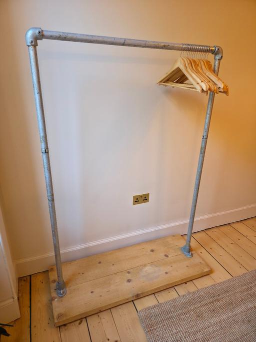 Buy & Sell Giffnock Glasgow - Photos for CLOTHES HANGING RAIL RACK | INDUSTRIAL RUSTIC