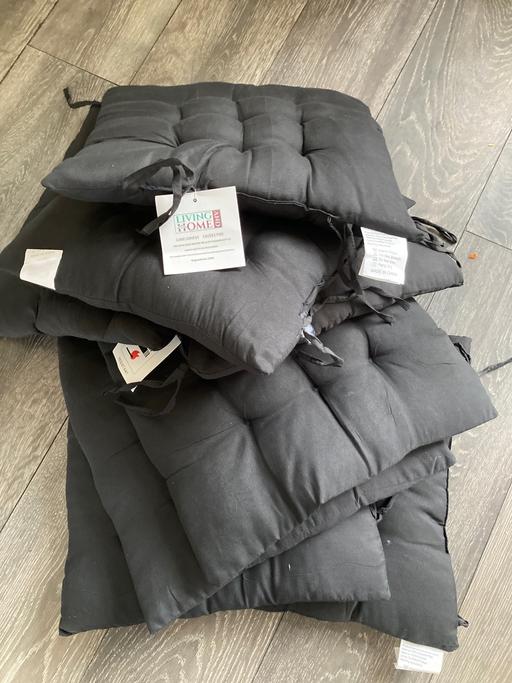 Buy & Sell Sedgley Dudley - Photos for 8 black cushions