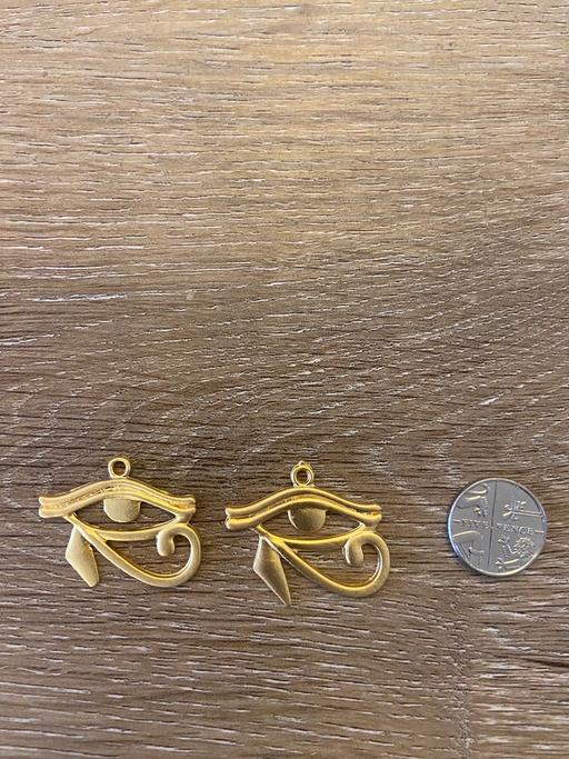 Buy & Sell Wandsworth South West London - Photos for 2x Large Eye of Rah gold charms