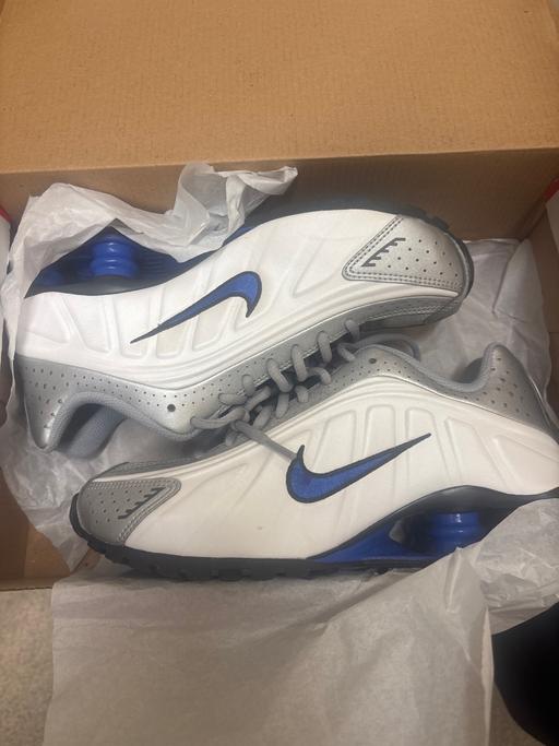 Buy & Sell Hackney Central East London - Photos for Shocks R4