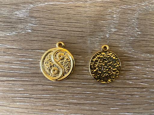 Buy & Sell Wandsworth South West London - Photos for Yin and Yang gold charms