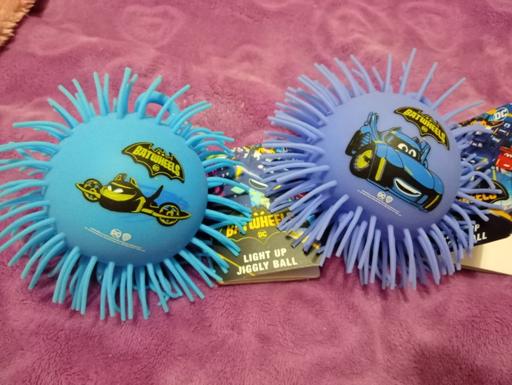 Buy & Sell Horncastle East Lindsey - Photos for 2 brand new kids LIGHT UP BALLS sets