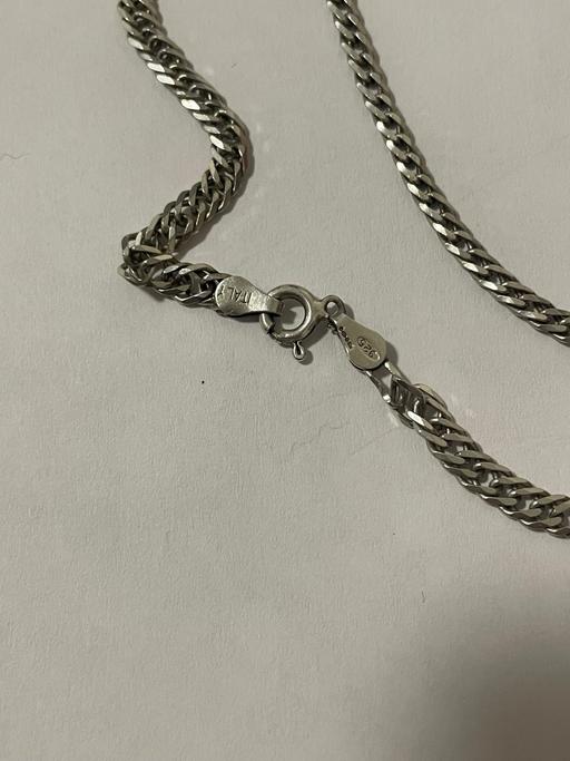 Buy & Sell Upper Edmonton North London - Photos for Silver long necklace