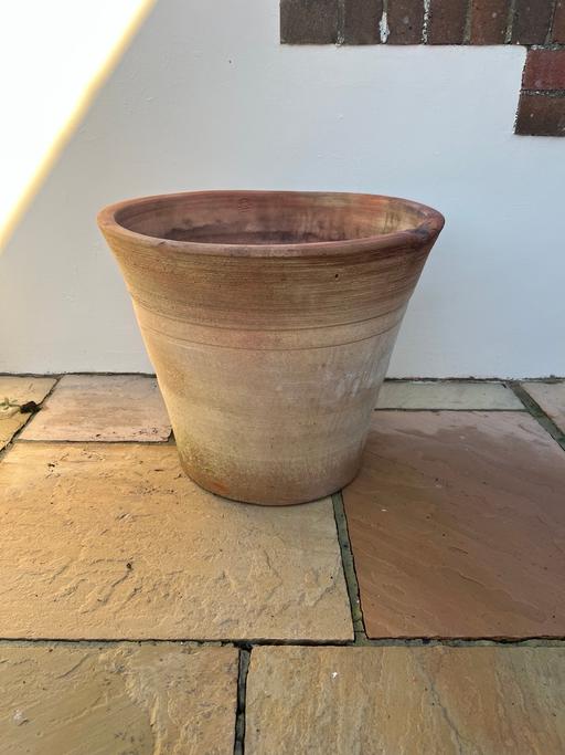 Buy & Sell Goddards Green West Berkshire - Photos for Weathered terracotta pot