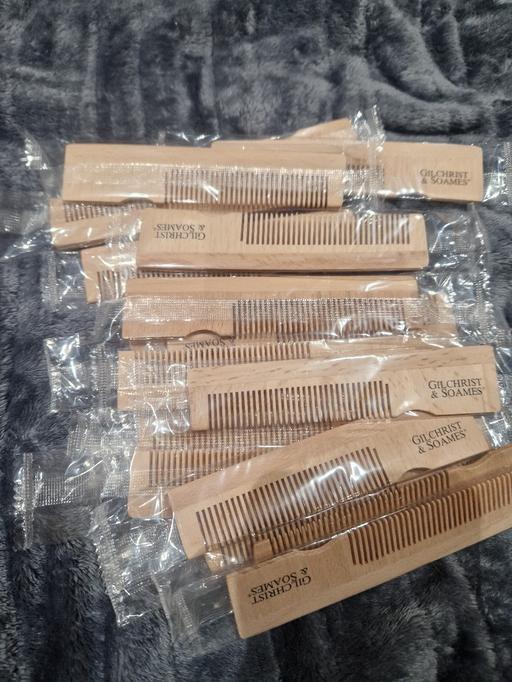 Buy & Sell Dosthill Tamworth - Photos for WOODEN COMBS X 10