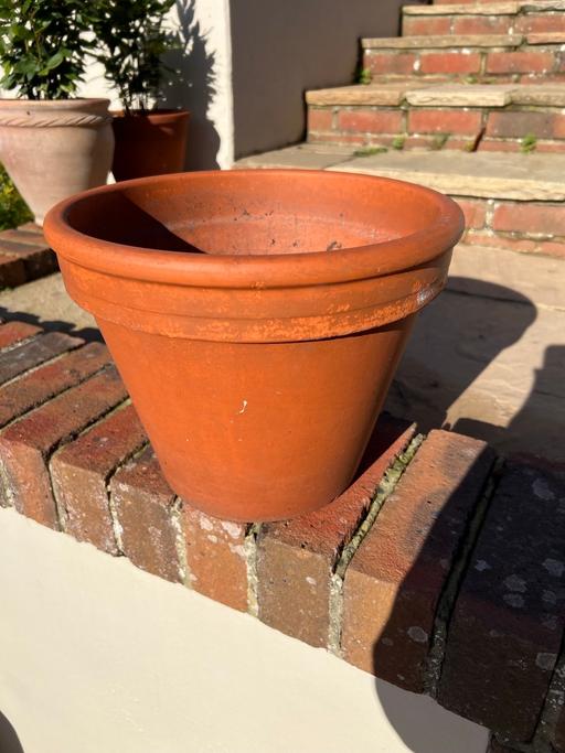 Buy & Sell Goddards Green West Berkshire - Photos for Small terracotta pot
