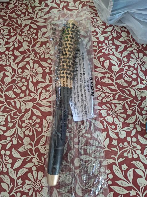 Buy & Sell Ettingshall Park Wolverhampton - Photos for New Avon Barrel Hair Brush