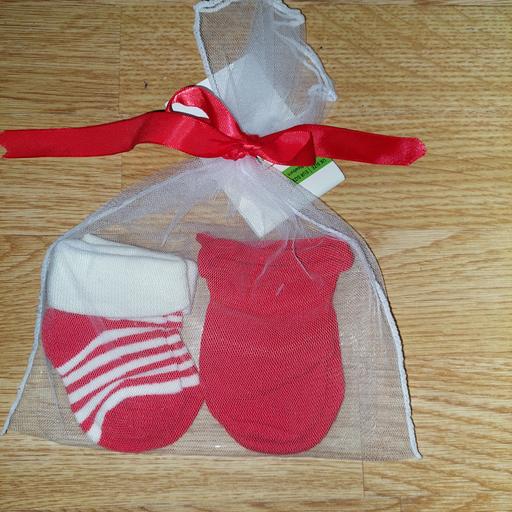 Buy & Sell Ocker Hill Sandwell - Photos for christmas newborn baby mittens and socks