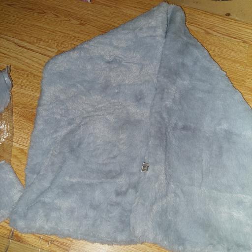 Buy & Sell Ocker Hill Sandwell - Photos for winter scarf and boot toppers x 3