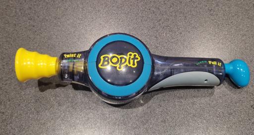 Buy & Sell Mile End Colchester - Photos for Vintage 2002 Hasbro Bop It Electronic Handhel