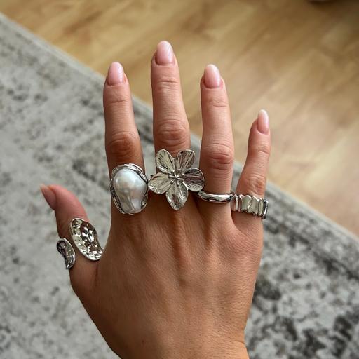 Buy & Sell Ashton Gate Bristol - Photos for X6 silver flower ferroalloy adjustable rings