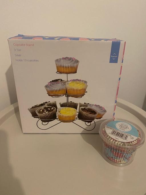 Buy & Sell Chatteris Fenland - Photos for Cupcake stand and cases