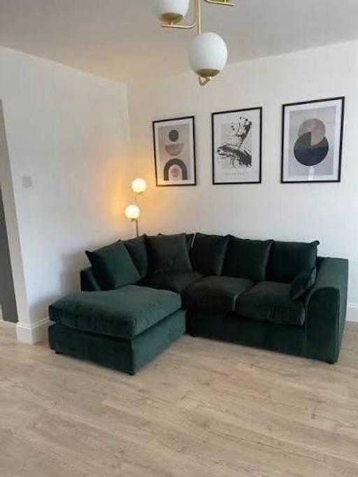 Buy & Sell Charing Cross Central London - Photos for Corner sofa 4 seater L Shape