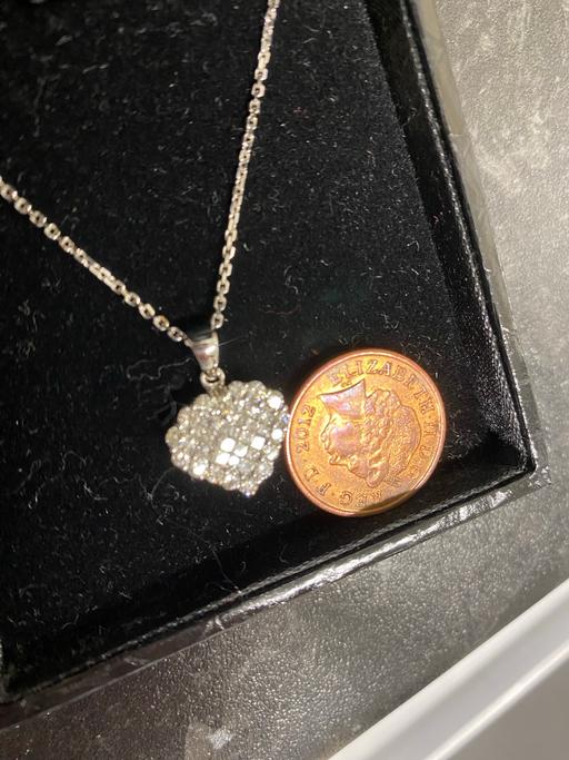 Buy & Sell Church Langley Harlow - Photos for 14 ct white gold and diamonds heart pendant