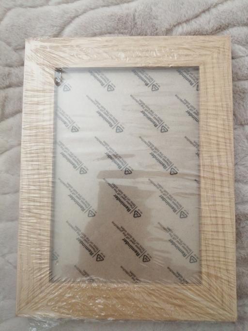 Buy & Sell Heath Town Wolverhampton - Photos for New A5 oak photo frame