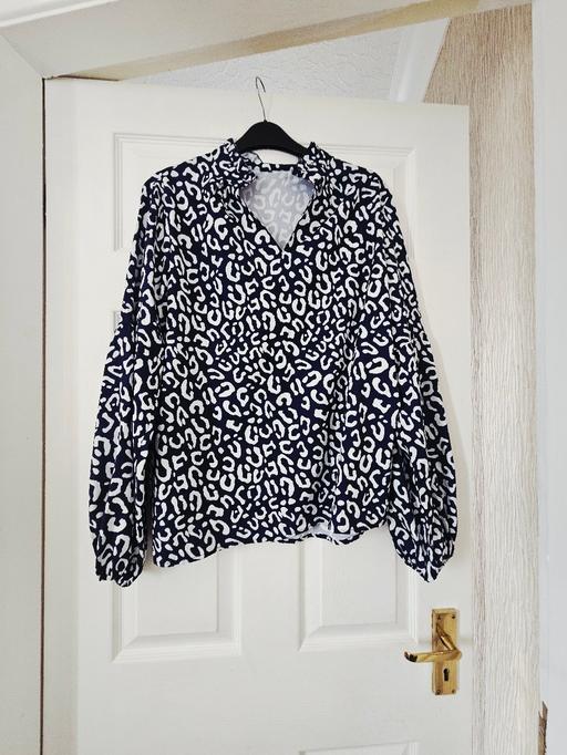 Buy & Sell Newton Doncaster - Photos for Long sleeved top, size 18/20.