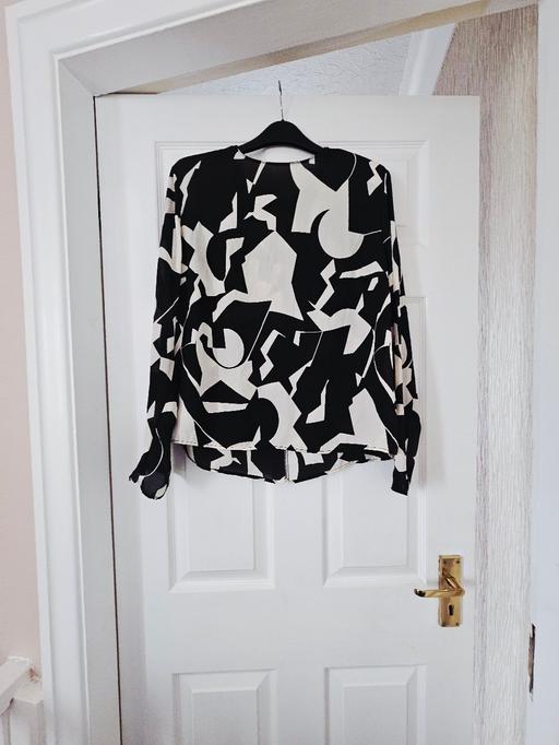 Buy & Sell Newton Doncaster - Photos for Top, size 16..like new.