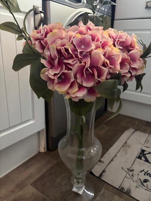 Buy & Sell Bartley Green Birmingham - Photos for Large vase of Dunelm mill flowers