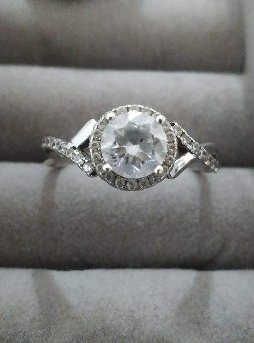 Buy & Sell Penn Fields Wolverhampton - Photos for Warren James Ring